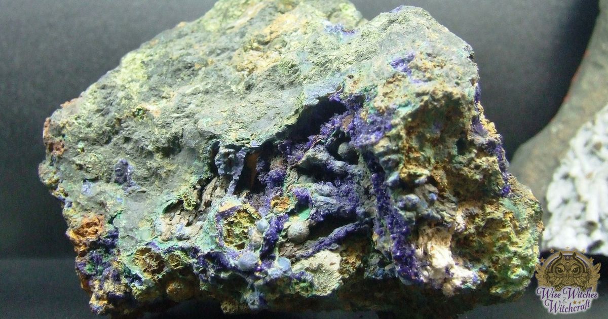 magic healing properties of azurite 1200x630